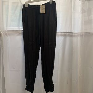 NWT Bella Dahl Easy Jogger in Dark Green